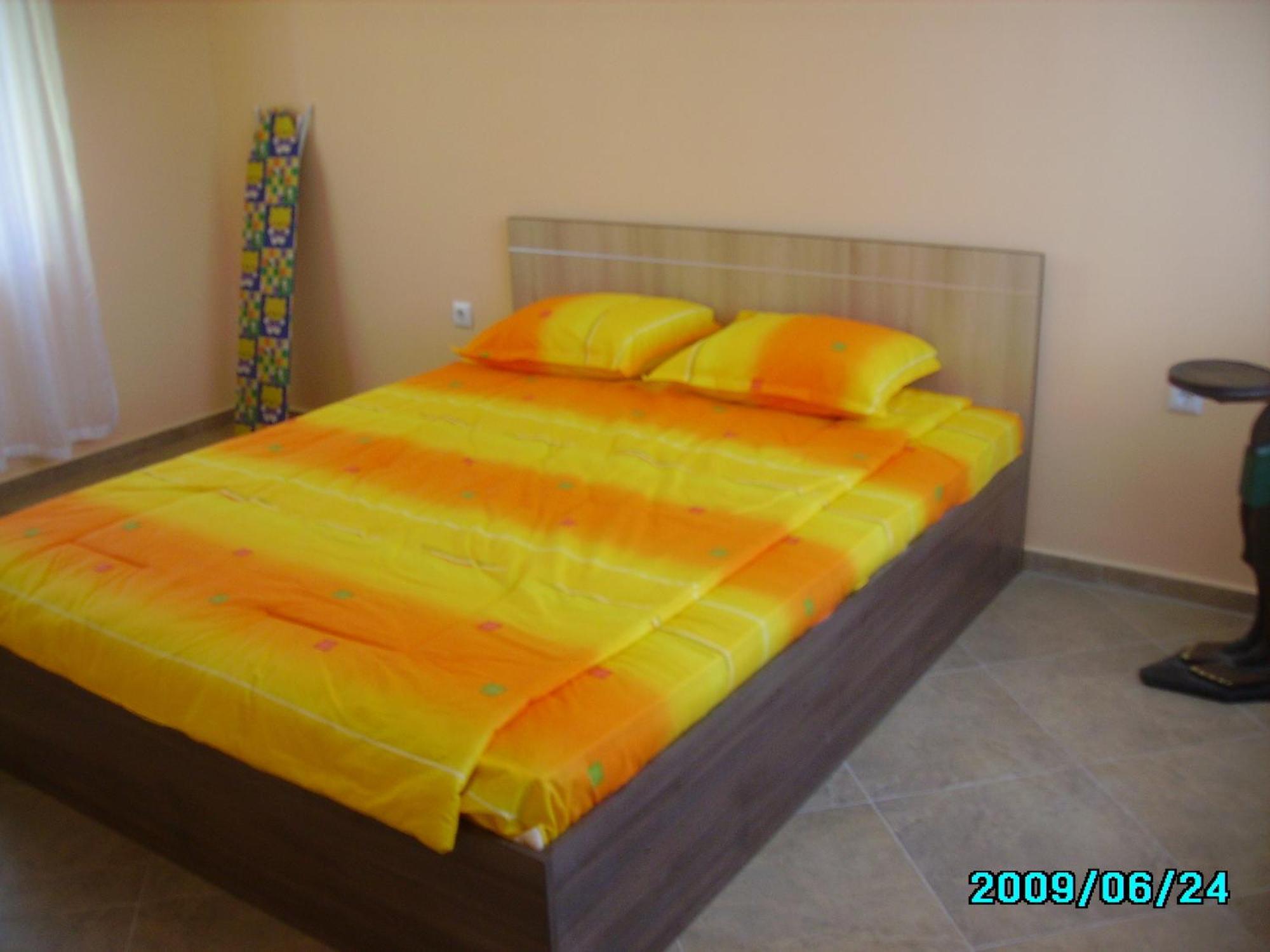Apartments Sea Sounds Pomorie Exterior photo