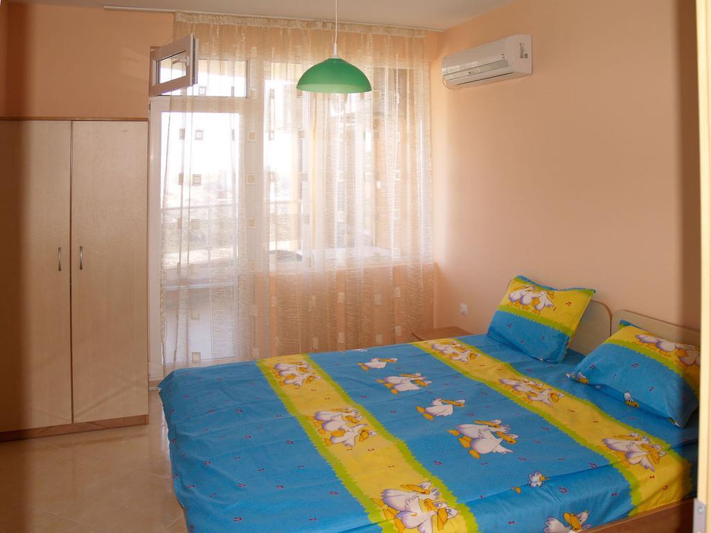 Apartments Sea Sounds Pomorie Exterior photo