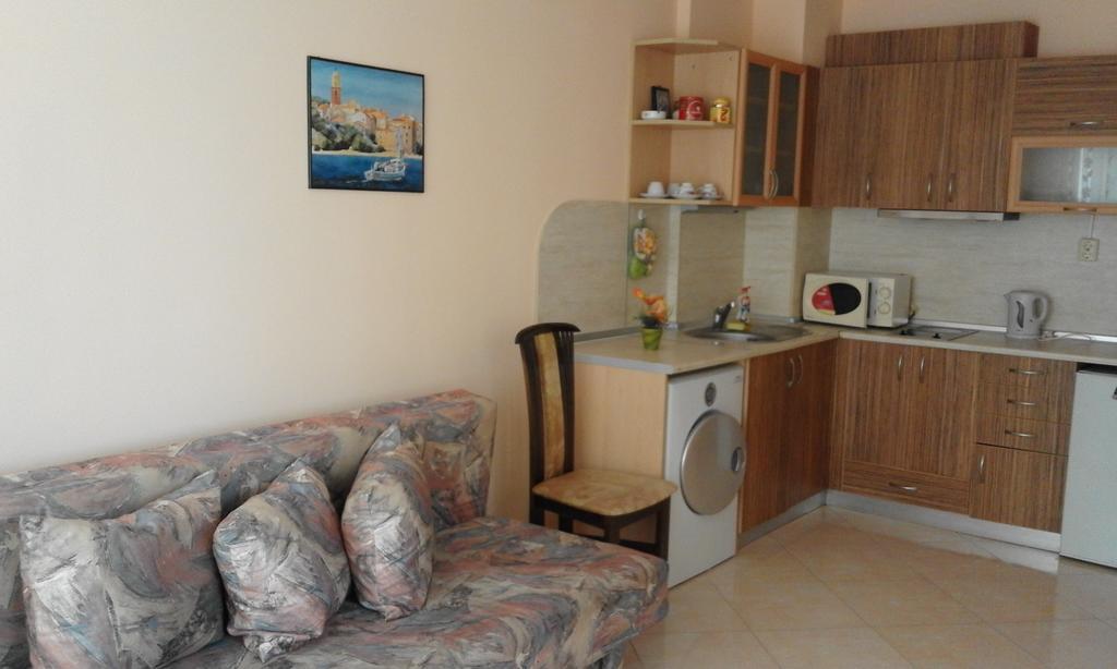 Apartments Sea Sounds Pomorie Exterior photo