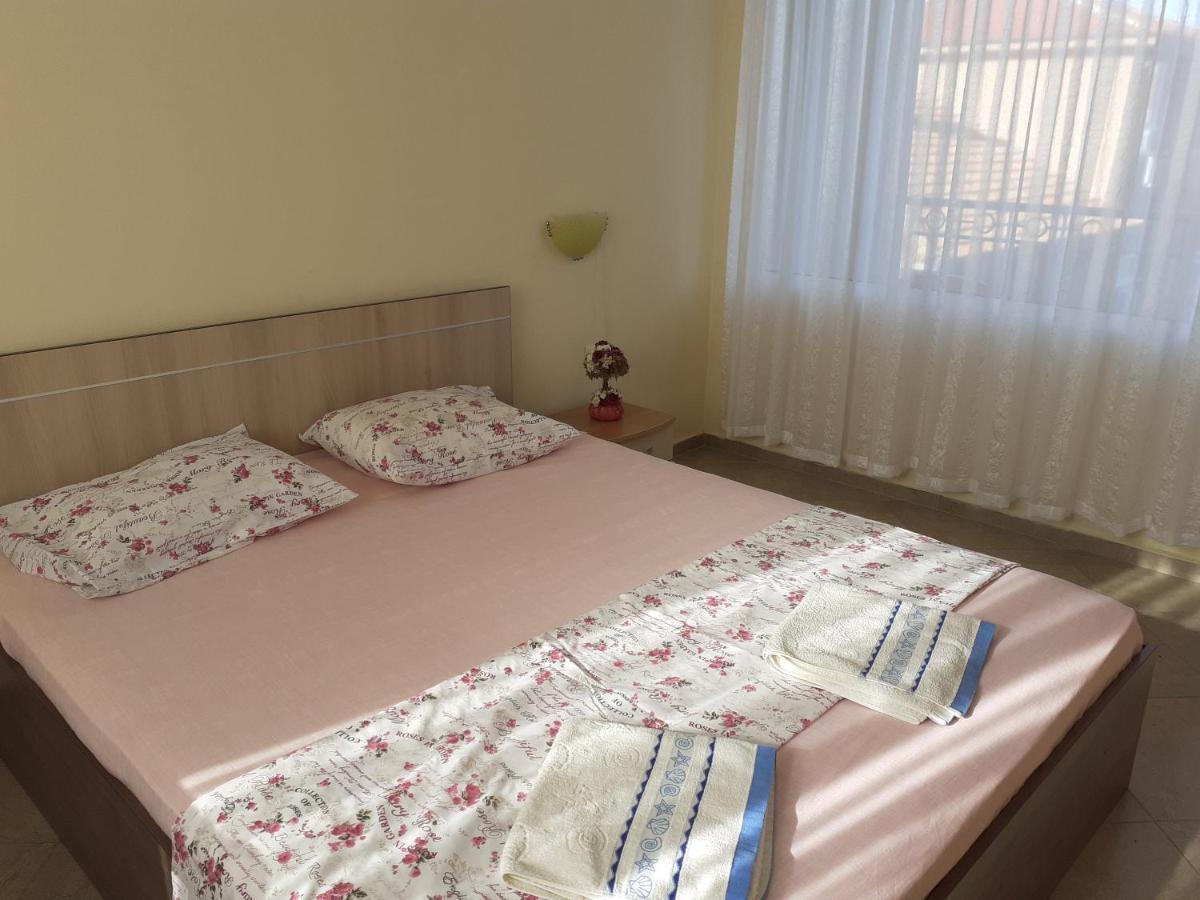 Apartments Sea Sounds Pomorie Exterior photo